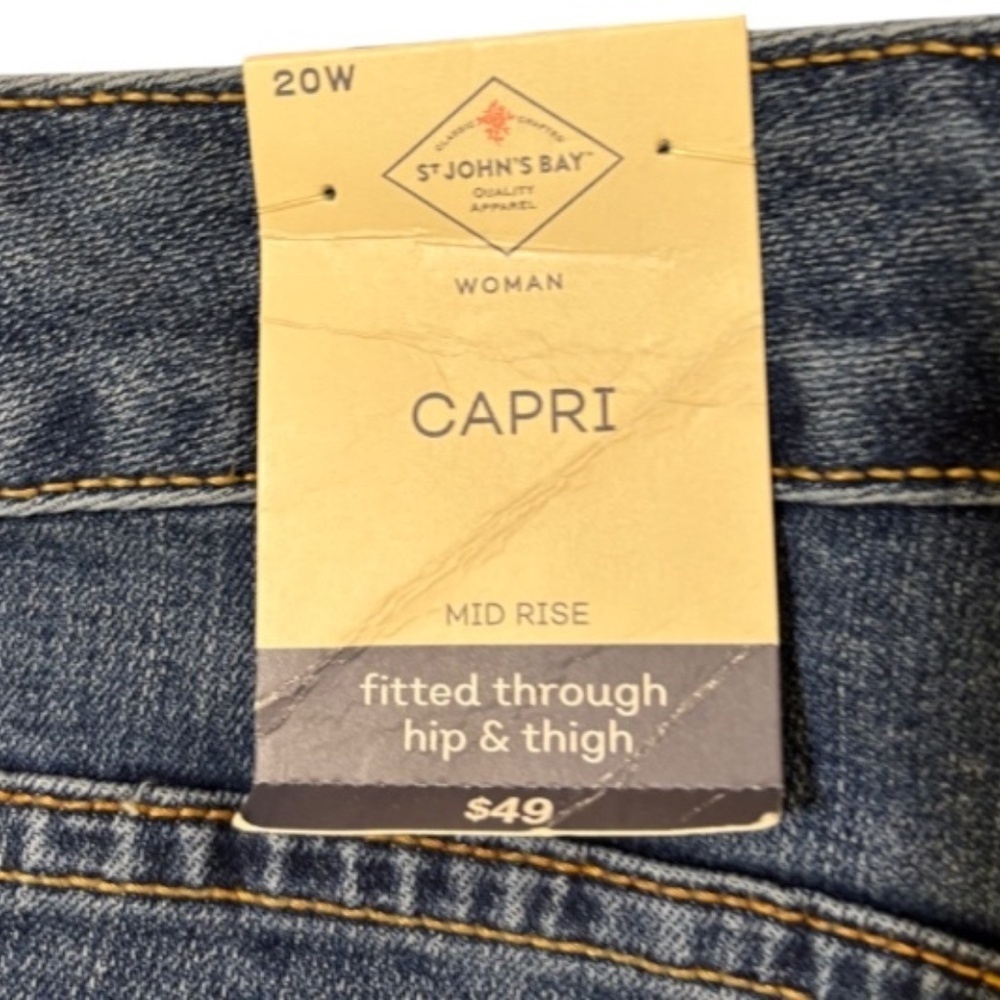 St. John’s Bay Plus Size Midrise Capri 5 Poxket Denim Stretch 20W NWT - Picture 3 of 4